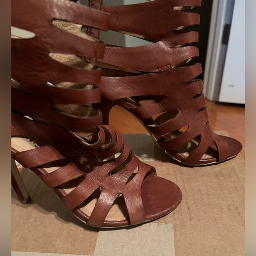 ZiGiny Leather Gladiator Sandals, size 7.5